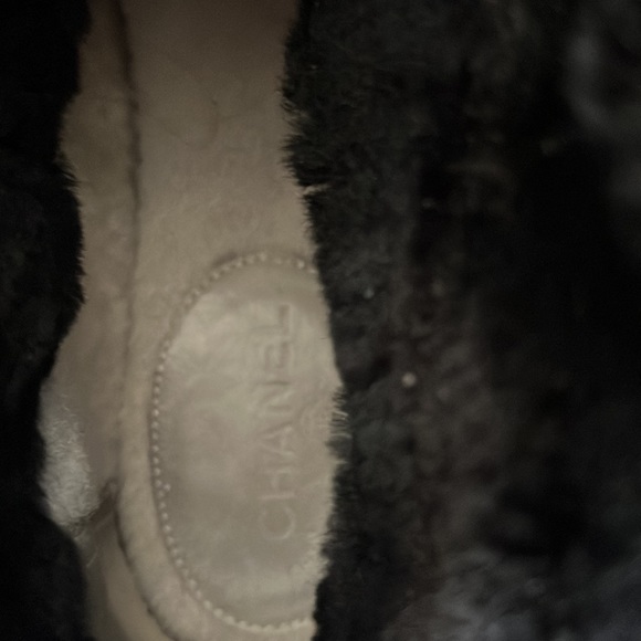Black Chanel ankle boots with fur size 37 - Picture 3 of 6